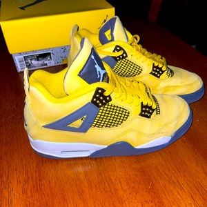 Air Jordan 4 Retro